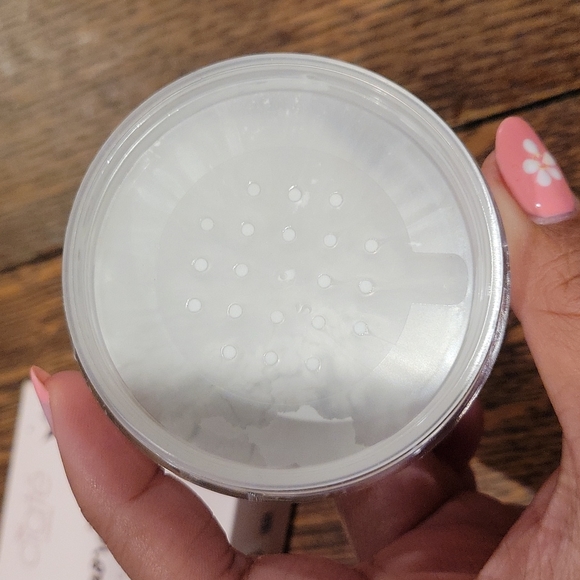 Ciate Translucent Powder - Picture 3 of 3
